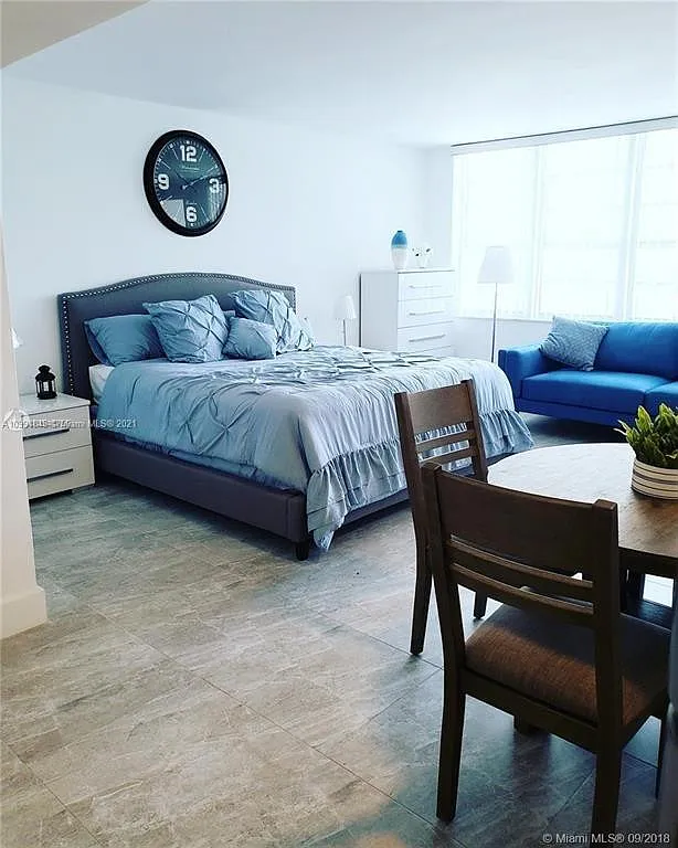 Studio, 1.5 bath, 530 sqft, $2,600 — Photo 2