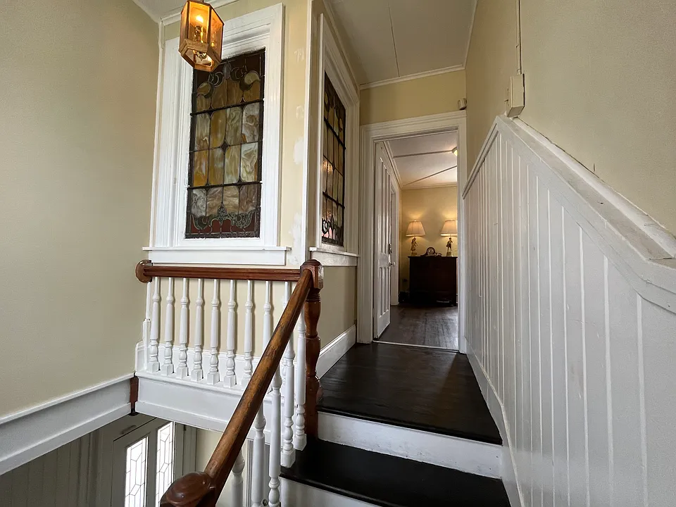 Upstairs entry