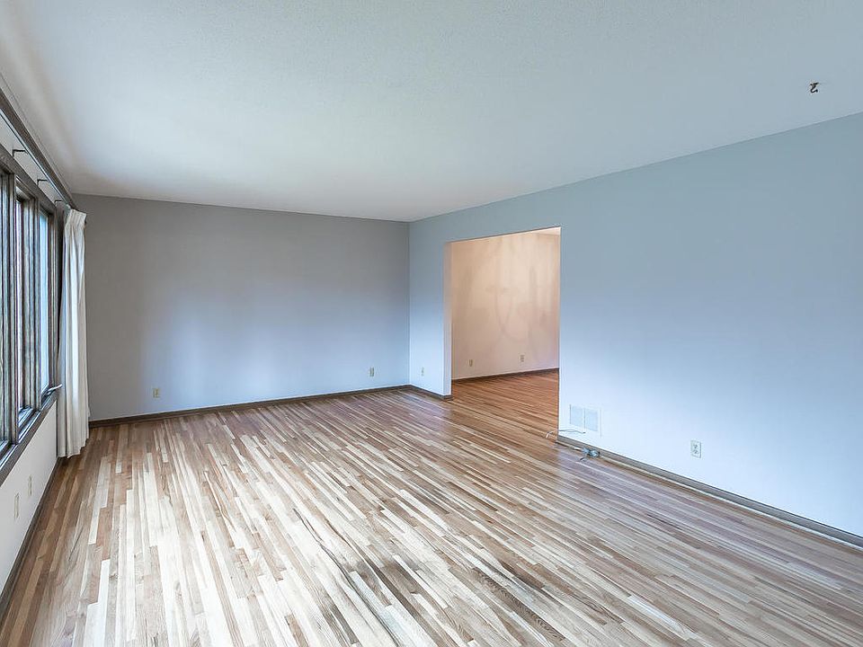 1st image of 804 Thoreau Dr