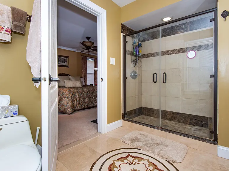 203 Salem Ct #10 — Photo 2