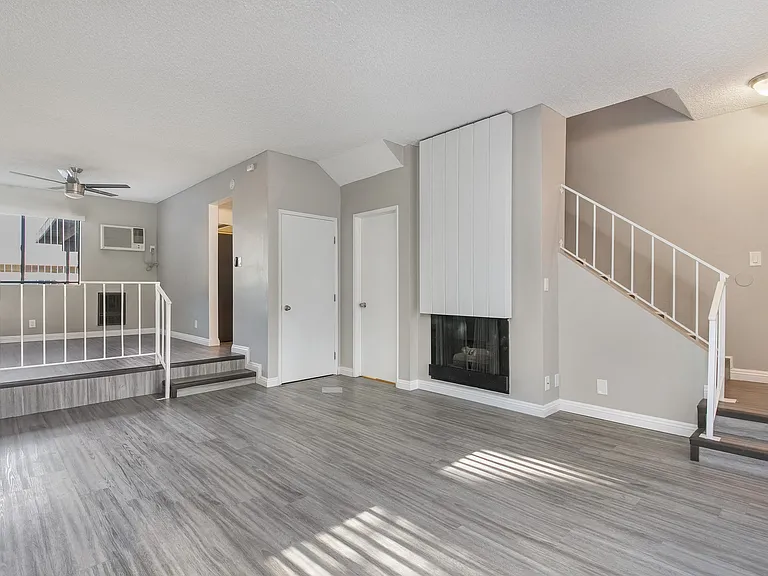 Racquet Club Apartments — Photo 41
