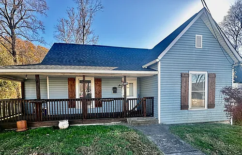 604 Augusta Ave Photo 1