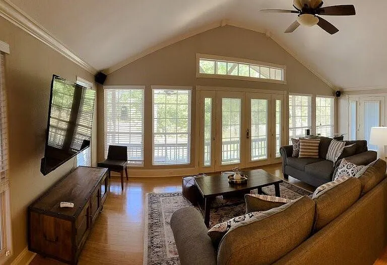 38 Martha Ln — Photo 8