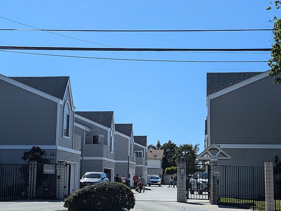 3rd image of 15124 Plummer St #10