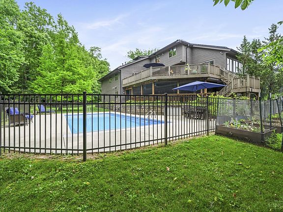 3rd image of 7395 Desert Springs Ct