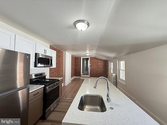 5th image of 116 E Broad St #2