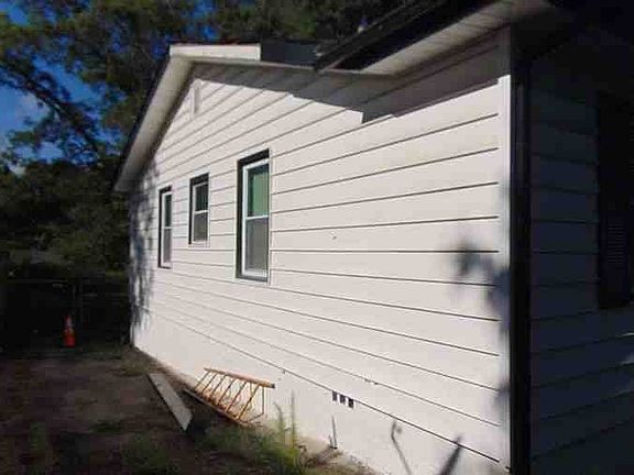 2nd image of 1001 Moreland Dr SE