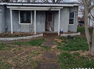 305 S Columbia St, Greenup, IL 62428