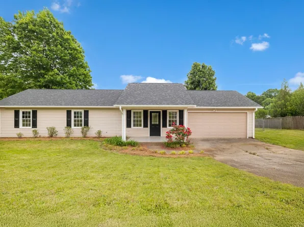 148 Stoneledge Dr, Woodruff, SC 29388