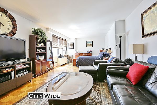 1st image of 240 E 82nd St APT 3G