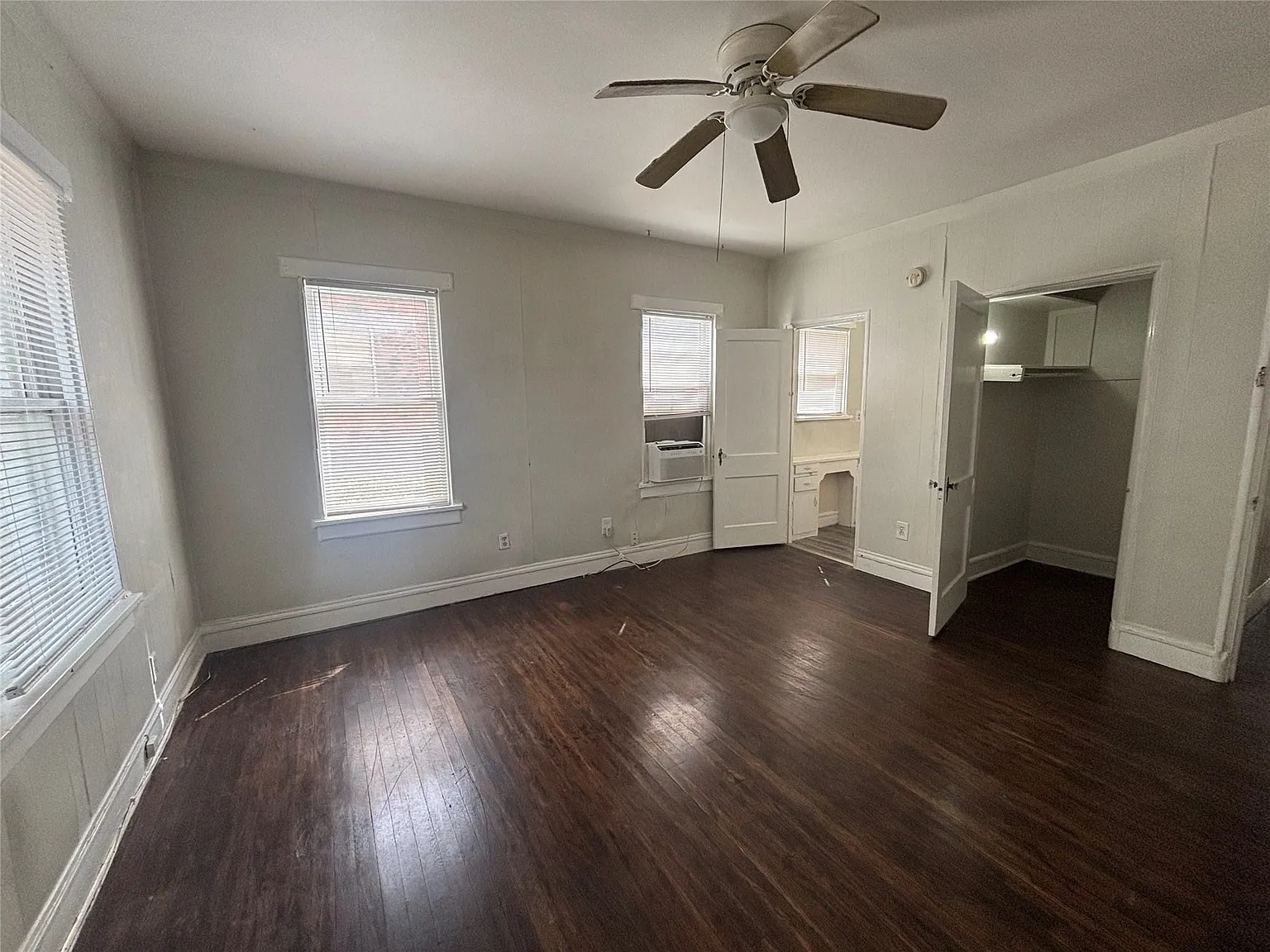 1 bed, 1.0 bath, 558 sqft, $985 — Photo 2