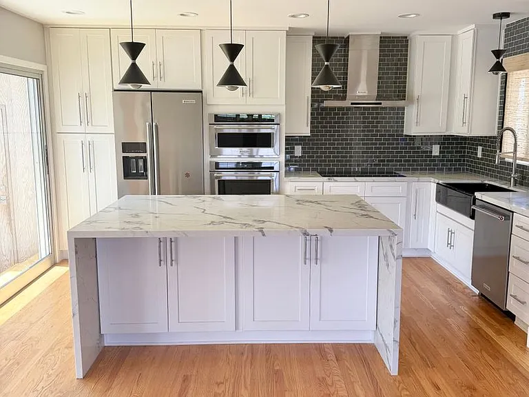 8919 Geraldine Ave — Photo 2