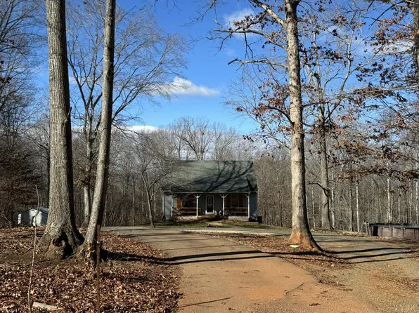 102 Dolphins Dr, Madison Heights, VA 24572