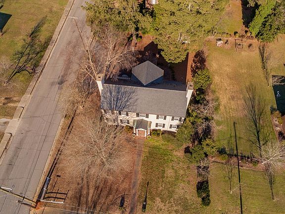 4th image of 532 Ingleside Ave