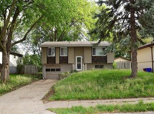 230 Hackberry Dr, Gretna, NE 68028