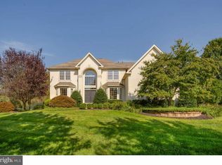 3 Pheasant Dr, Mount Laurel, NJ 08054