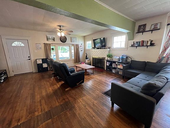 3rd image of 316 S Park Blvd
