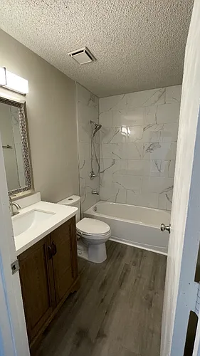 102 Old Trail Ct Photo 1