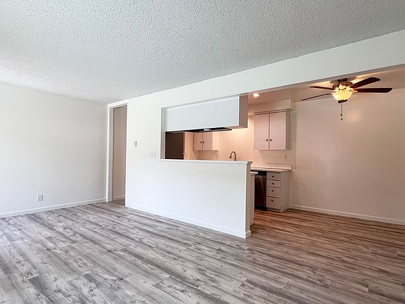 4th image of 4342 Green Ave APT 3