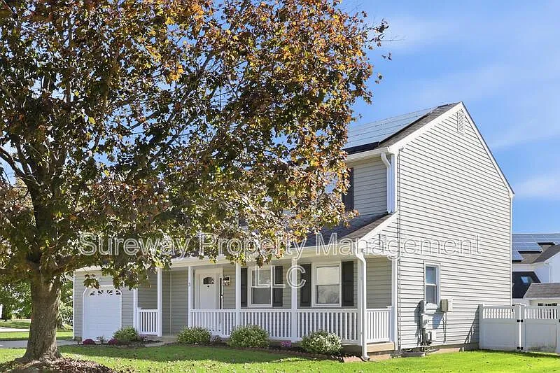 4 bed, 2.5 bath, 1992 sqft, $3,200 — Photo 2