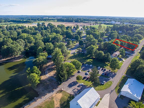5th image of 313 Hereford Dr