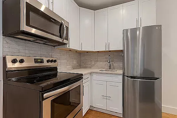 401 E 50th St #3D — Photo 3