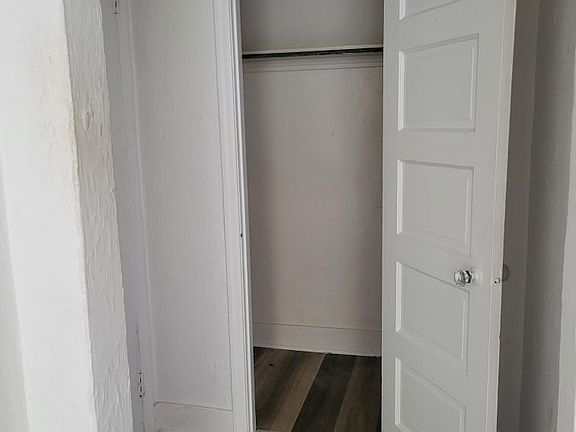 4th image of 1906 Elsmere Ave #7