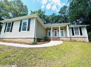 555 Ridgewood Dr, Daphne, AL 36526