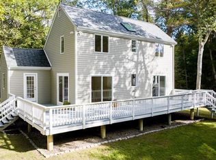805 Potomska Rd, Dartmouth, MA 02748