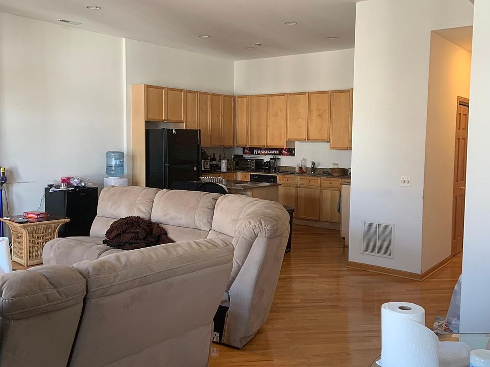 1st image of 2533 N Southport Ave #3W