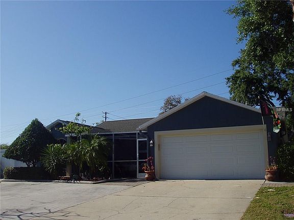 2nd image of 1521 Foxcroft Dr W