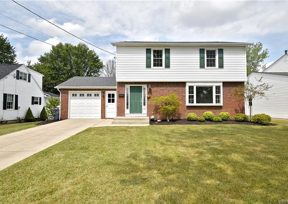 1st image of 28 Laurelton Dr