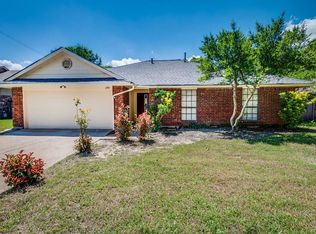 3745 Royal Valley Rd, Grand Prairie, TX 75052