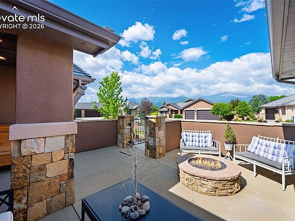 3rd image of 1654 Rockview Trl