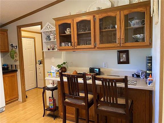 5th image of 33 Deerfield Dr
