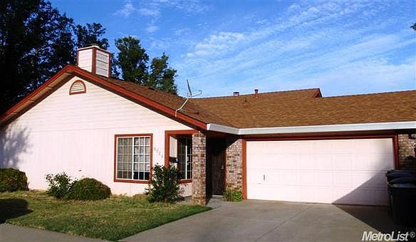 2nd image of 8928 Oakmore Way