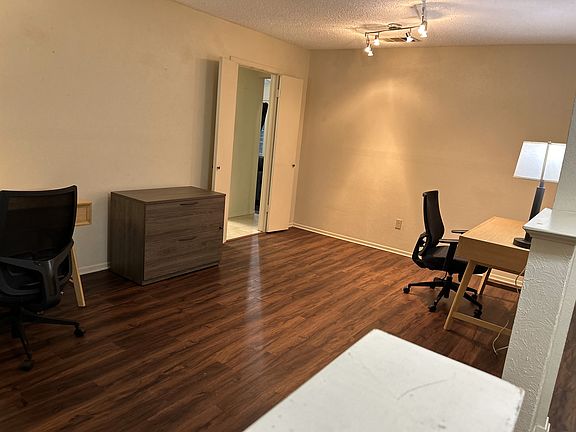 3rd image of 5411 Iris Ln