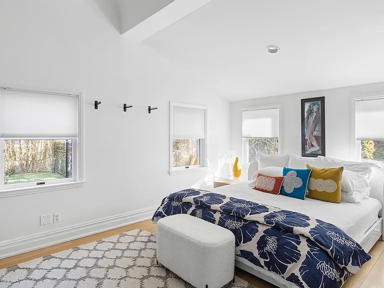 14 Swans Neck Ln — Photo 13