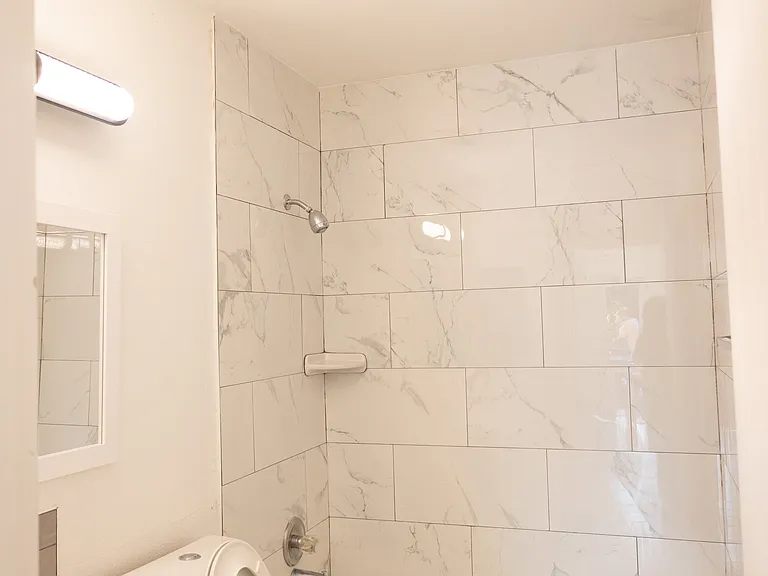 Walnutwood Apartments — Photo 3