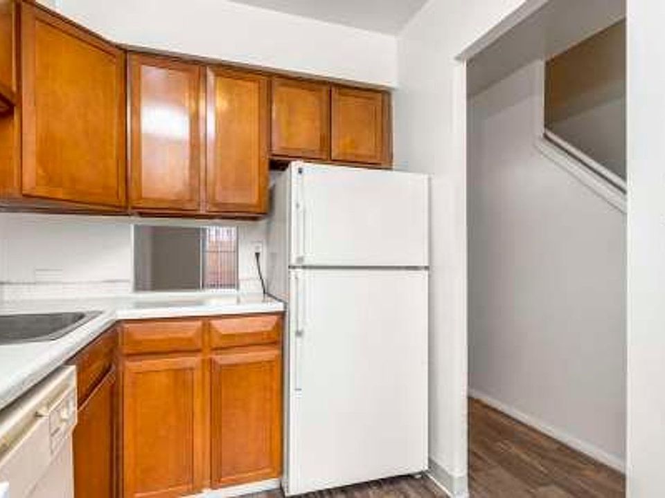 1st image of 3125 E Fountain Blvd #0c5877048