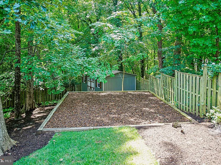 1710 Chesterford Way — Photo 70