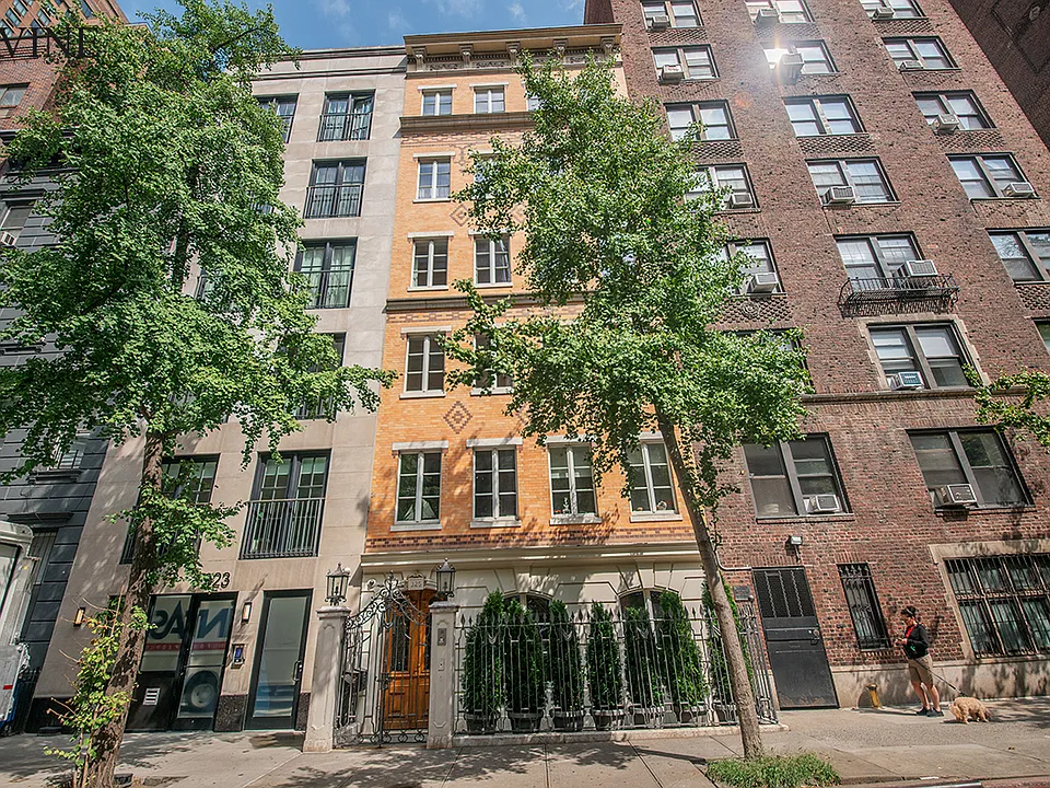 325 E 53rd St #2