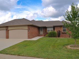 1164 S Erika Ave, Springfield, MO 65802