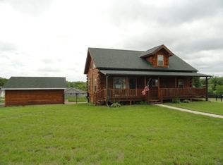 615 Lake View Ave, Merrimac, WI 53561