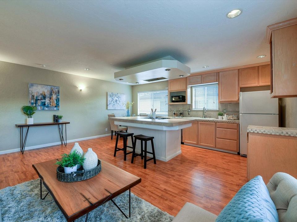 1st image of 208 Watson Dr APT 4