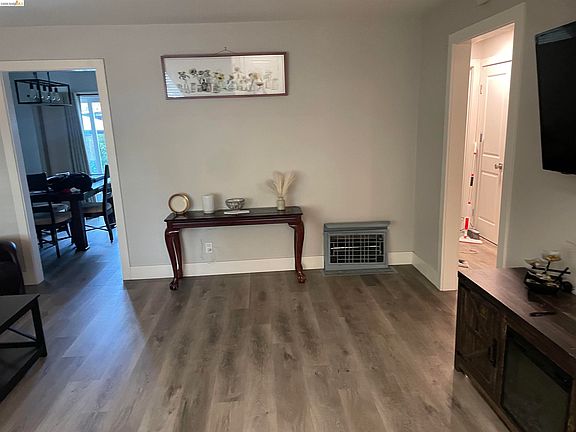 5th image of 80 Loma Vista Way