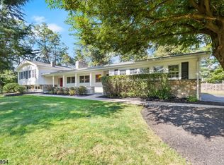 8 Rolling Hill Rd, Bernardsville, NJ 07924