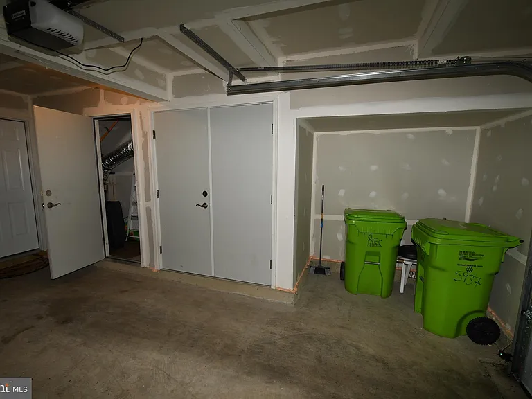 5937 Northwest Dr — Photo 7