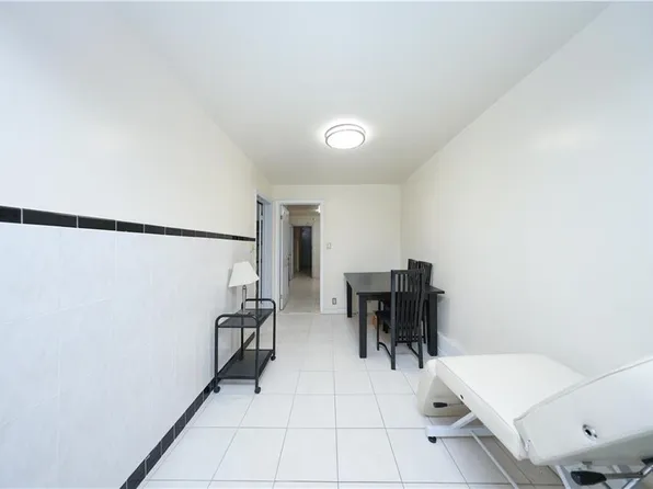 4715 Bedford Avenue image 18 of 35