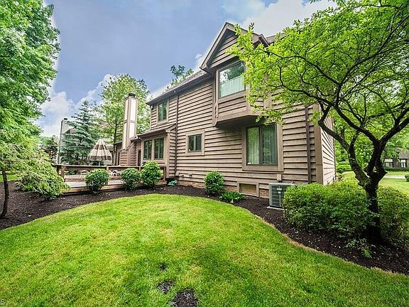 3rd image of 3075 Oakwood Ln
